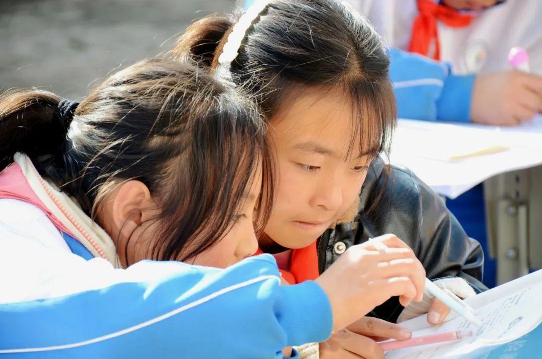 周末聊一會兒 | 陪讀打卡，你被孩子五花八門的“作業(yè)”拿捏了嗎？
