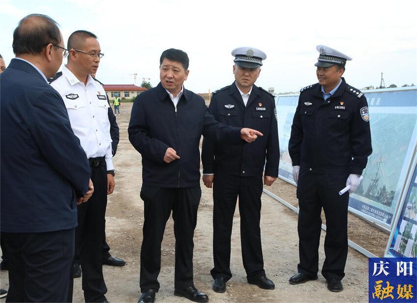 周繼軍在西峰區(qū)檢查安全生產(chǎn)工作時強調(diào) 壓緊壓實各方責任 抓細抓牢安全生產(chǎn) 全力保障全市經(jīng)濟社會高質(zhì)量發(fā)展