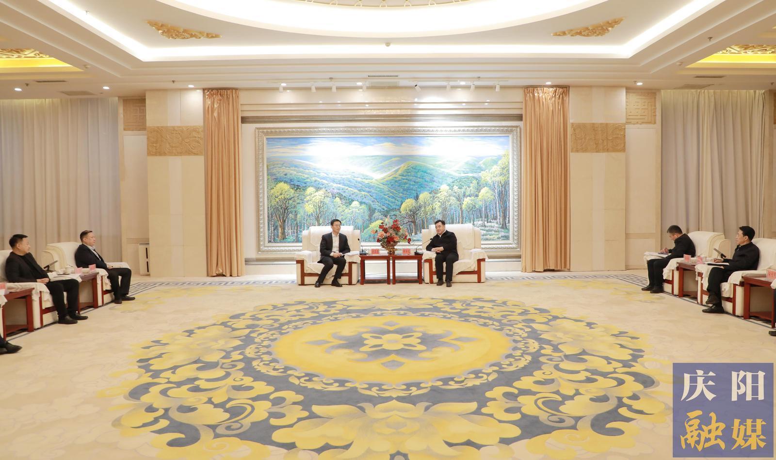 黃澤元與交通銀行甘肅省分行黨委書記、行長方衛(wèi)星一行座談