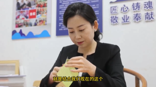 慶陽(yáng)市民間布貼畫(huà)藝術(shù)代表性傳承人 李慶英：深化創(chuàng)新，讓布貼畫(huà)煥發(fā)新的生機(jī)