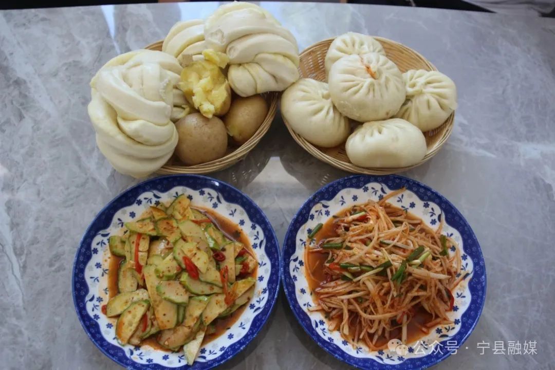 中村鎮(zhèn)：天津市河?xùn)|區(qū)援建“百姓餐廳”破解老人“吃飯難”問(wèn)題