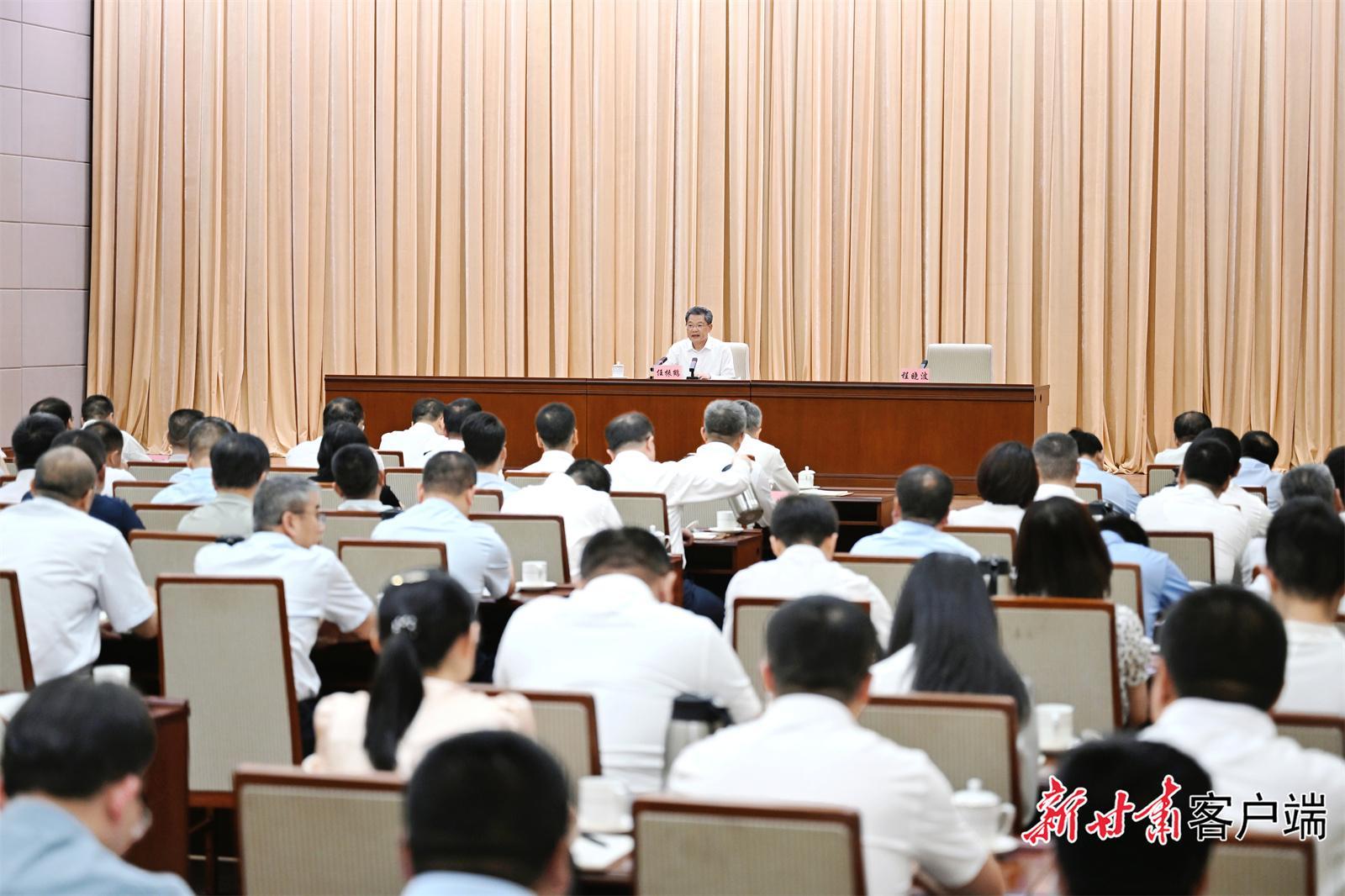 任振鶴在講深入貫徹中央八項(xiàng)規(guī)定精神學(xué)習(xí)教育專題黨課時強(qiáng)調(diào) 從習(xí)近平總書記用典感悟黨的作風(fēng)建設(shè)之道 以優(yōu)良作風(fēng)振奮精神激發(fā)斗志樹立形象推動發(fā)展
