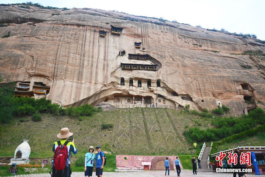 千年古剎馬蹄寺：祁連崖壁上的石窟藝術